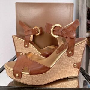 Audrey Brooke Women's (9.5) Halli platform wedge - Cognac leather